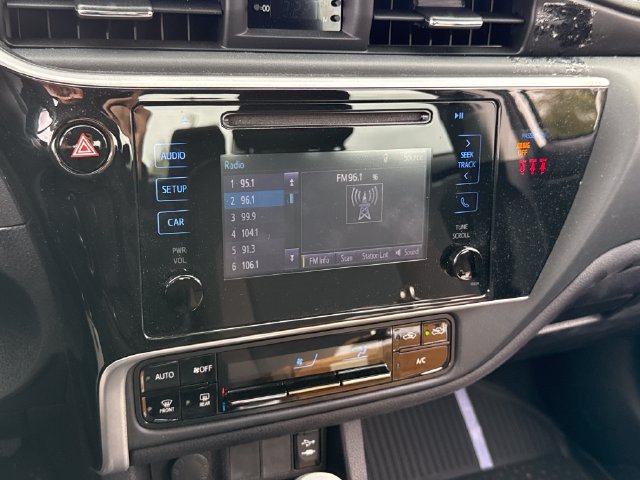 Used 2019 Toyota Corolla LE FWD image 27