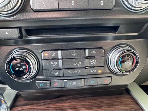 Used 2015 Ford F150 Lariat w/ Equipment Group 502A Luxury AWD/4WD image 18