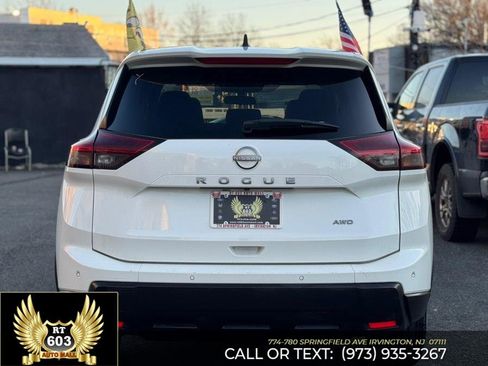 Used 2024 Nissan Rogue S image 5