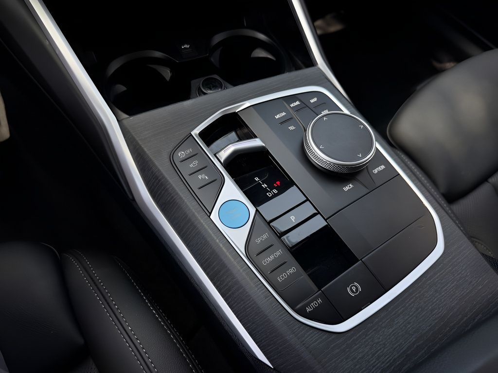 Used 2025 BMW i4 eDrive40 w/ Premium Package RWD image 15