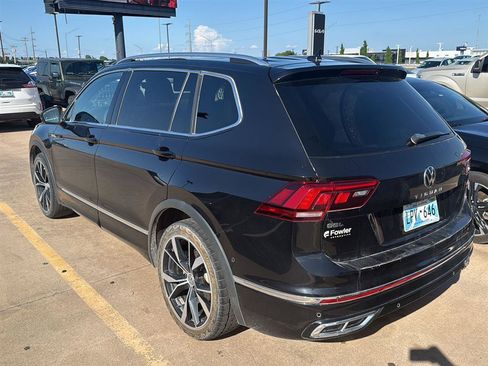 Used 2022 Volkswagen Tiguan SEL R-Line AWD/4WD image 12