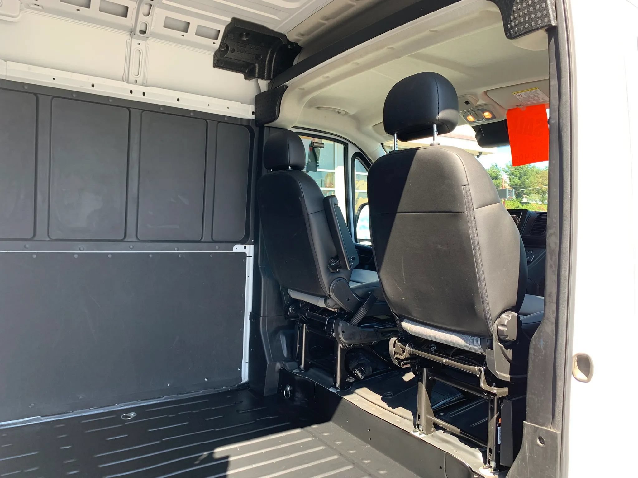 Used 2025 RAM ProMaster 2500 w/ Convenience Group FWD image 24