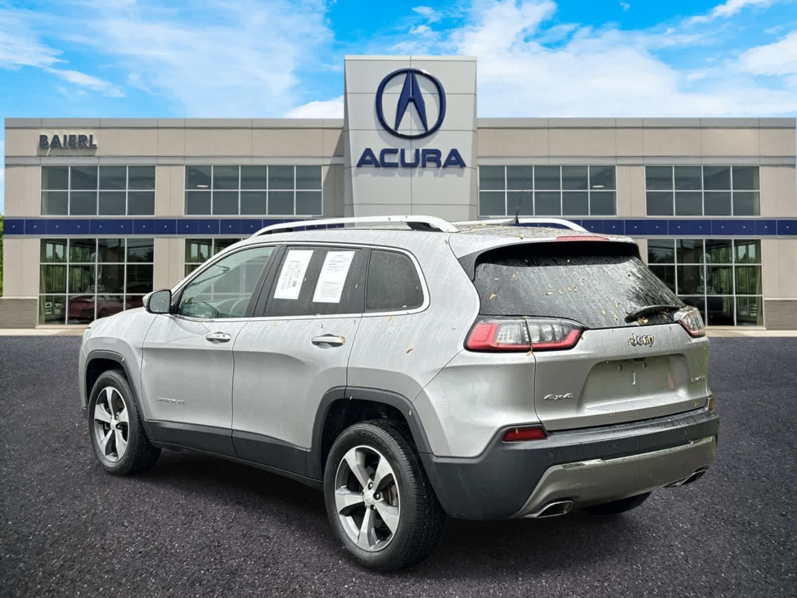 Used 2019 Jeep Cherokee Limited AWD/4WD image 3