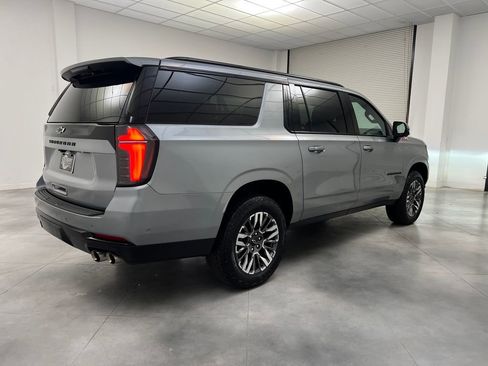 Used 2025 Chevrolet Suburban Z71 image 7