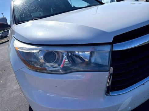 Used 2016 Toyota Highlander XLE AWD/4WD image 30