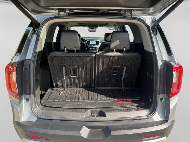 Used 2023 GMC Acadia SLT w/ Preferred Package AWD/4WD image 5