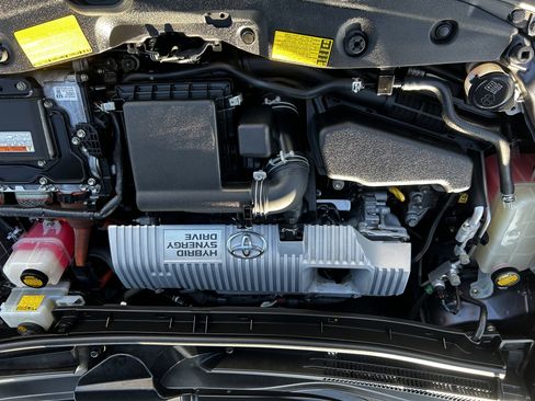 Used 2014 Toyota Prius Two image 14