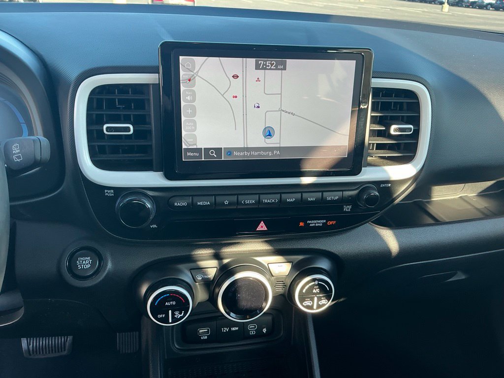 Certified 2023 Hyundai Venue Limited FWD image 22