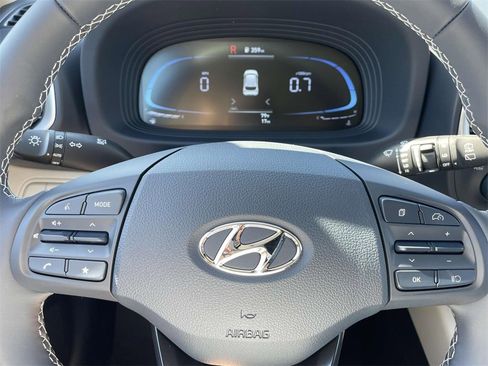 New 2026 Hyundai Venue SEL image 18