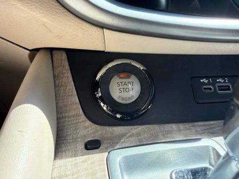 Used 2019 Nissan Murano SL w/ SL Technology Package FWD image 37