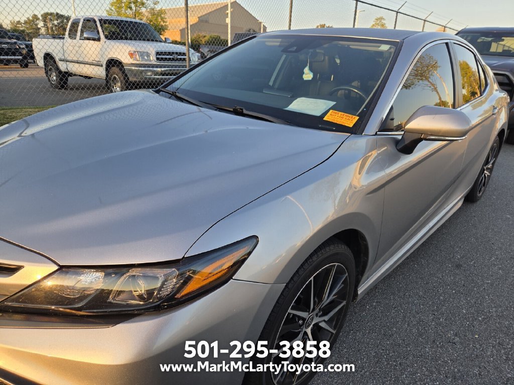 Used 2024 Toyota Camry SE FWD image 9