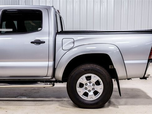 Used 2014 Toyota Tacoma 4x4 Double Cab w/ SR5 Package image 4