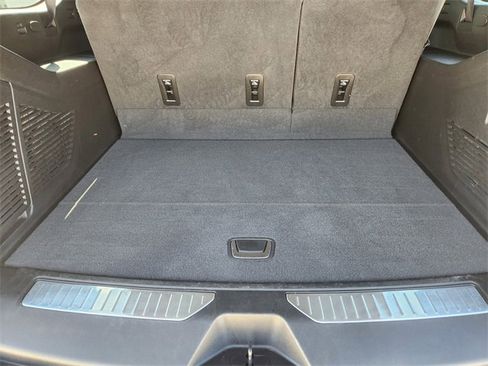 Used 2024 Chevrolet Suburban High Country w/ Advanced Technology Package image 31