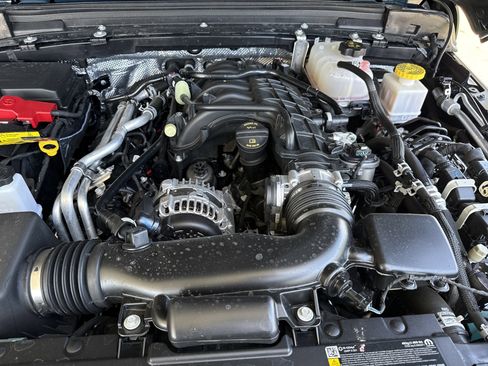 Used 2025 Jeep Gladiator Mojave w/ Safety Group image 32