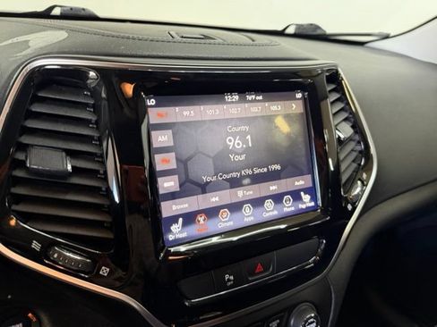 Used 2019 Jeep Cherokee Limited AWD/4WD image 27