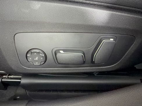 Certified 2026 BMW 330i xDrive Sedan AWD/4WD image 16