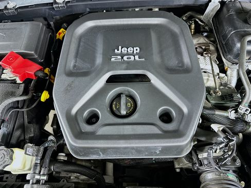 Used 2023 Jeep Wrangler Unlimited Sahara w/ Cold Weather Group AWD/4WD image 32