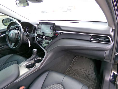 Used 2023 Toyota Camry SE image 16