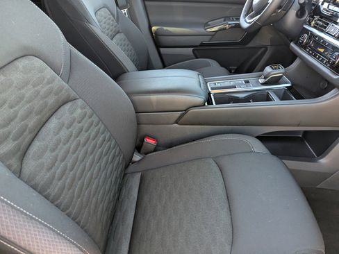 Used 2025 Nissan Pathfinder SV image 11