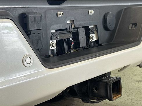 Used 2021 Chevrolet Silverado 1500 High Country w/ Technology Package AWD/4WD image 38