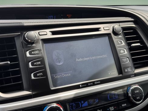 Used 2019 Toyota Highlander SE AWD/4WD image 8