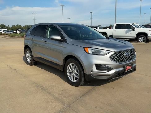 Used 2024 Ford Edge SEL image 2