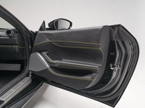 Used 2019 Ferrari Portofino Base image 56