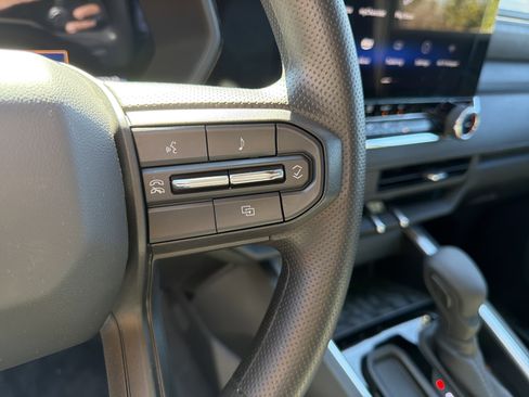 Used 2025 Chevrolet Colorado W/T image 25