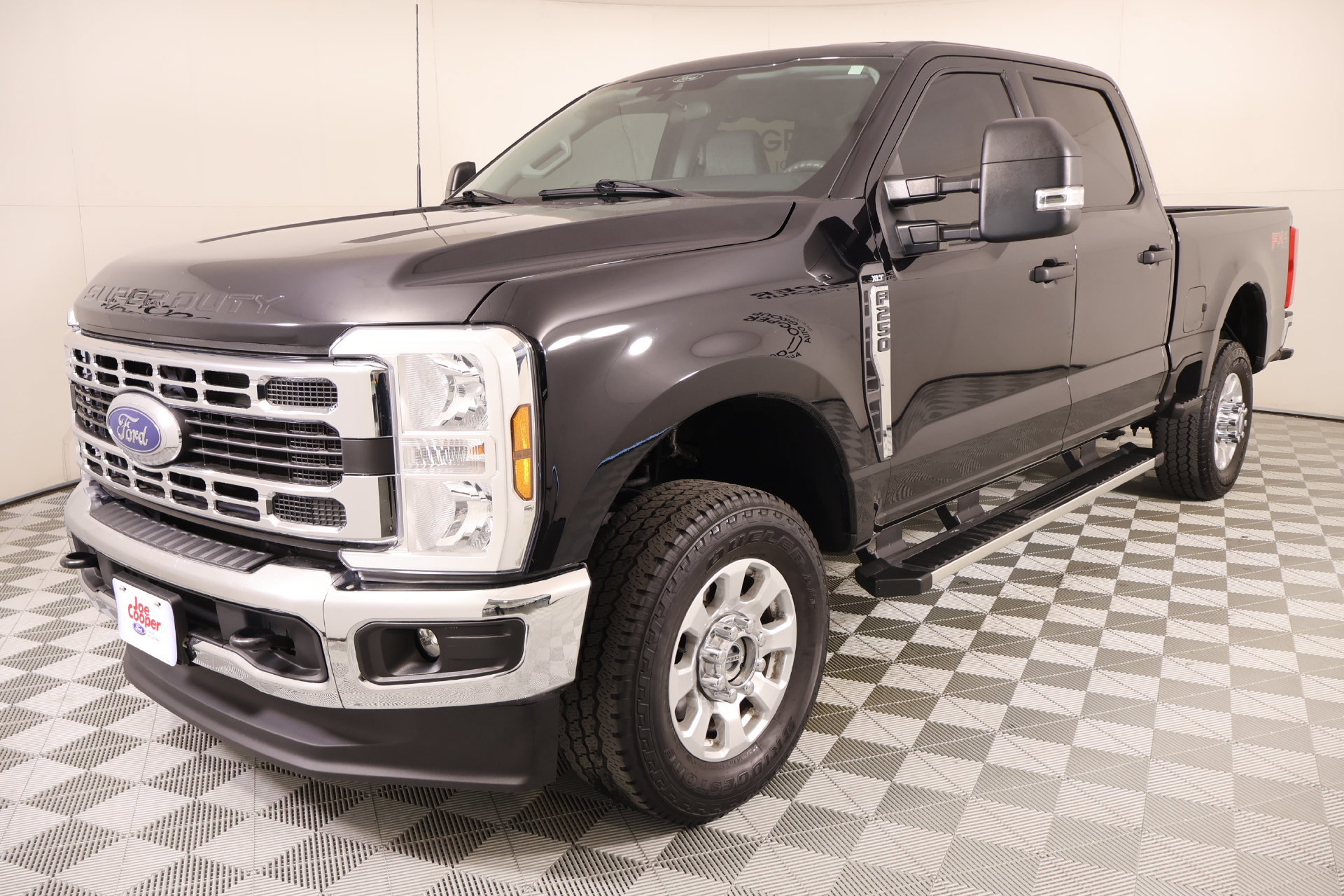 Used 2024 Ford F250 XLT w/ FX4 Off-Road Package AWD/4WD image 9