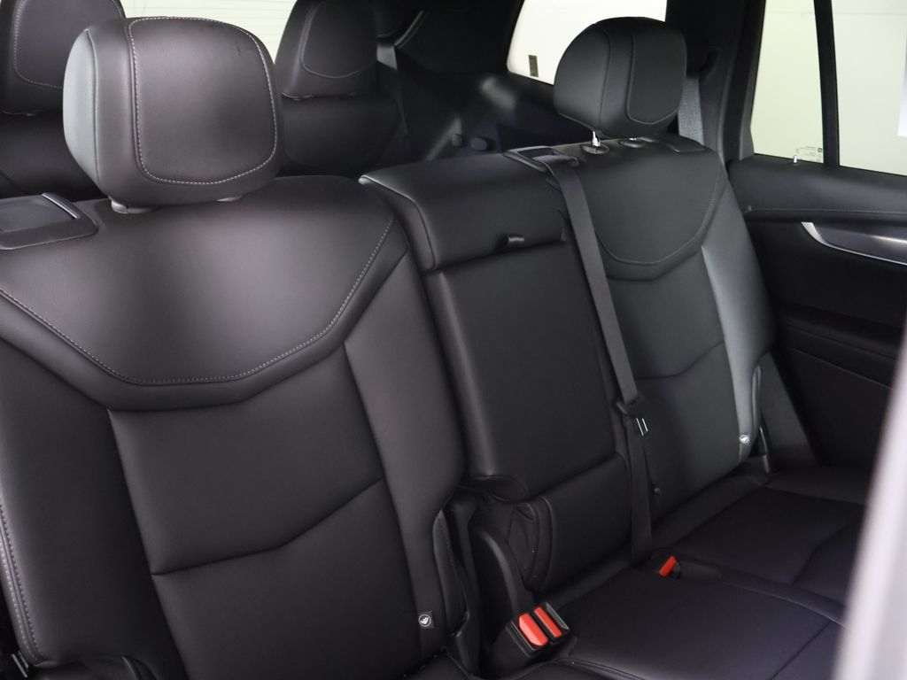 Used 2024 Cadillac XT6 Luxury w/ LPO, Floor Liner Package AWD/4WD image 34