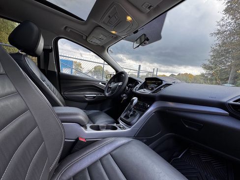 Used 2015 Ford Escape SE w/ Equipment Group 201A image 14