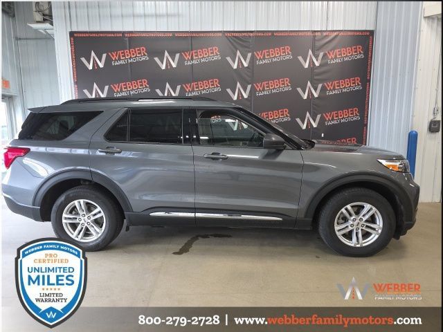 Used 2023 Ford Explorer XLT w/ Equipment Group 202A AWD/4WD image 3
