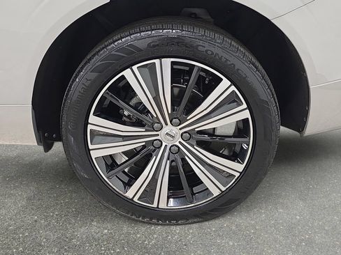 Used 2022 Volvo XC60 B5 Inscription w/ Advanced Package AWD/4WD image 31