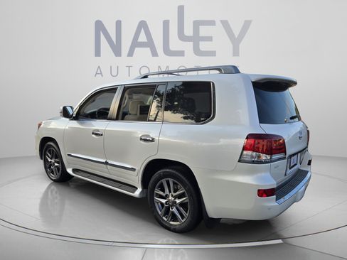Used 2014 Lexus LX 570 4WD image 3