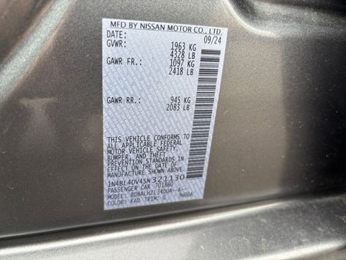 Used 2025 Nissan Altima 2.5 SV FWD image 29