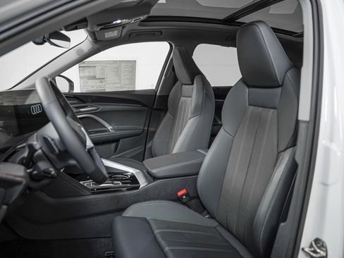 Used 2025 Audi Q5 Premium Plus w/ Premium Plus AWD/4WD image 8