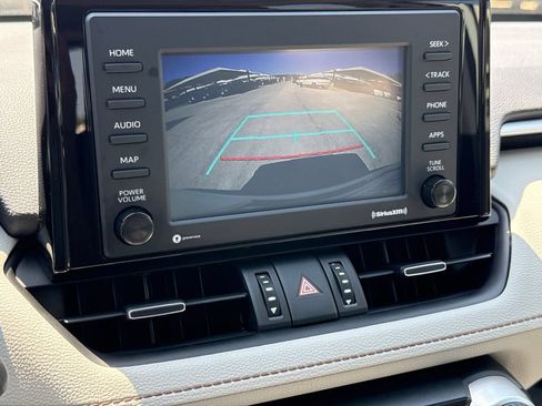 Used 2021 Toyota RAV4 XLE Premium FWD image 24