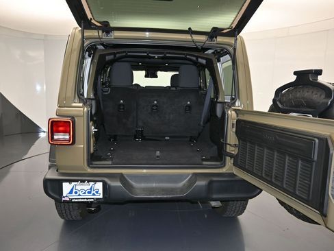 Used 2025 Jeep Wrangler Unlimited Sport AWD/4WD image 24