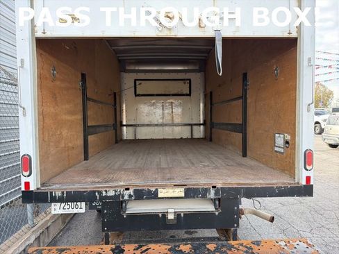 Used 2018 Chevrolet Express 3500 image 39