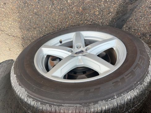 Used 2017 Ford Explorer XLT w/ Equipment Group 202A image 9