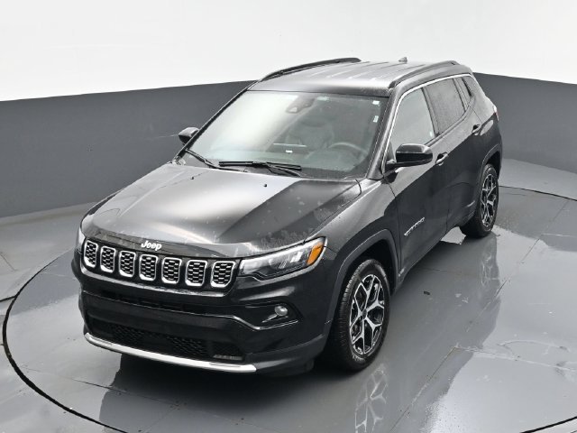 Used 2025 Jeep Compass Limited AWD/4WD image 21
