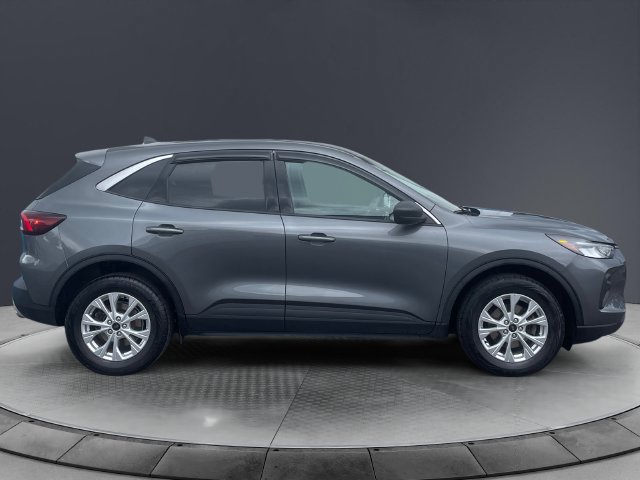 Used 2023 Ford Escape Active AWD/4WD image 6