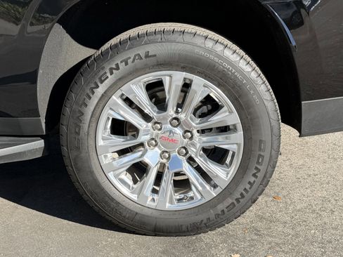 Used 2025 GMC Yukon XL Denali image 15