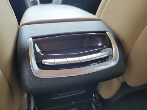 Used 2023 Cadillac XT6 Premium Luxury w/ Platinum Package AWD/4WD image 15