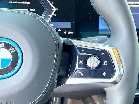 Used 2025 BMW i7 eDrive50 w/ M Sport Package RWD image 41