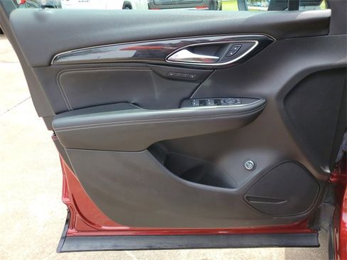 Certified 2023 Buick Envision Essence w/ Sport Touring Package image 18