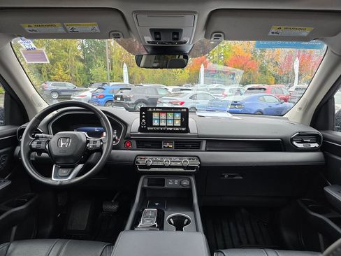 Certified 2024 Honda Pilot Elite image 6