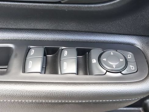 Used 2023 GMC Terrain SLE FWD image 13