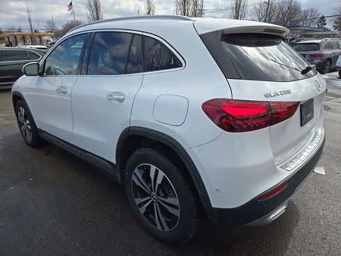 Used 2025 Mercedes-Benz GLA 250 4MATIC image 3