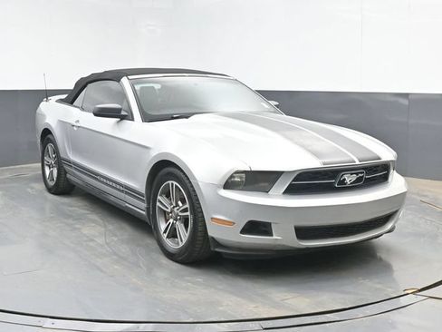 Used 2011 Ford Mustang Premium w/ 201A Rapid Spec Order Code RWD image 2